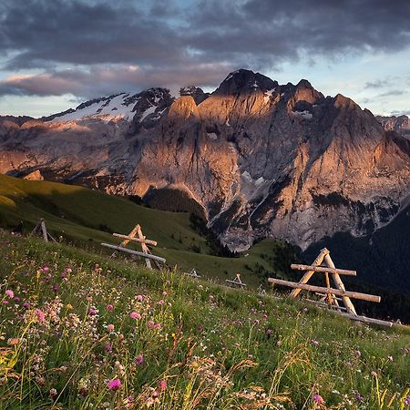 Rifugio Sass Bece Hotel Canazei Exterior photo